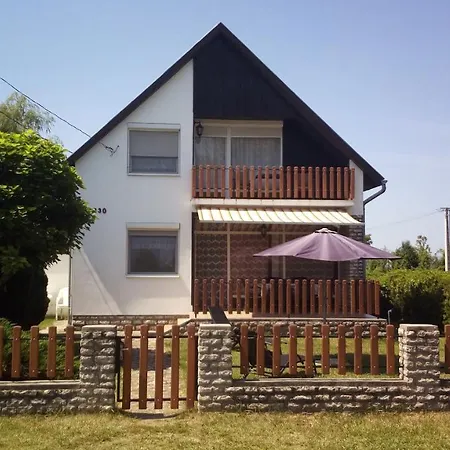Toparti Haz Holiday home Balatonszemes